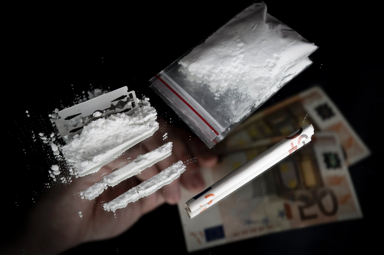 Ma Túy Tổng Hợp: Giao Hàng Bí Mật